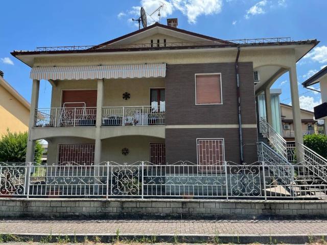 Villa in vendita a Ponte dell'Olio PC