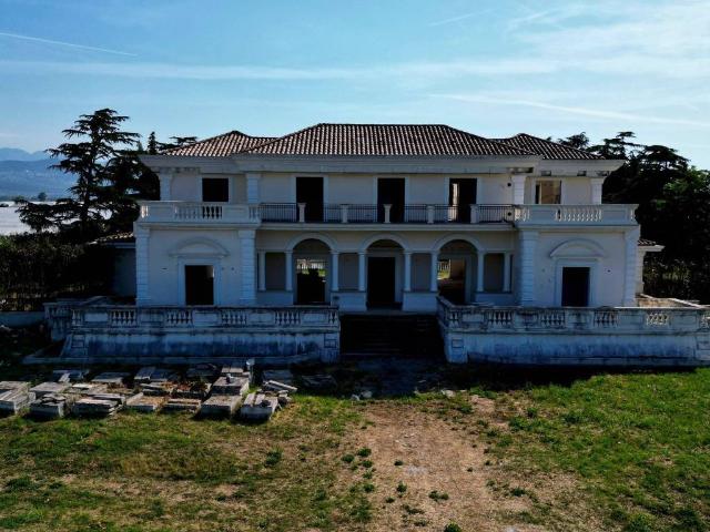 Villa in vendita a Pontecagnano Faiano SA