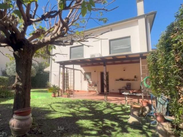 Villa in vendita a Pontedera