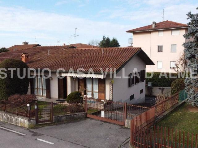 Villa in vendita a Ponteranica