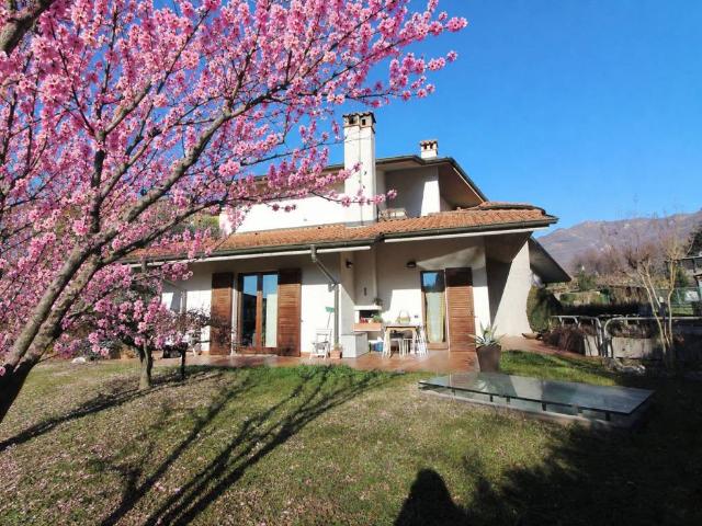 Villa in vendita a Ponteranica BG