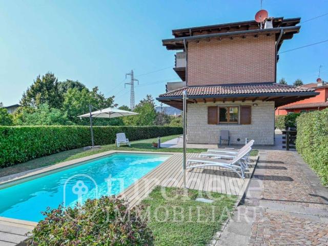 Villa in vendita a Ponteranica BG