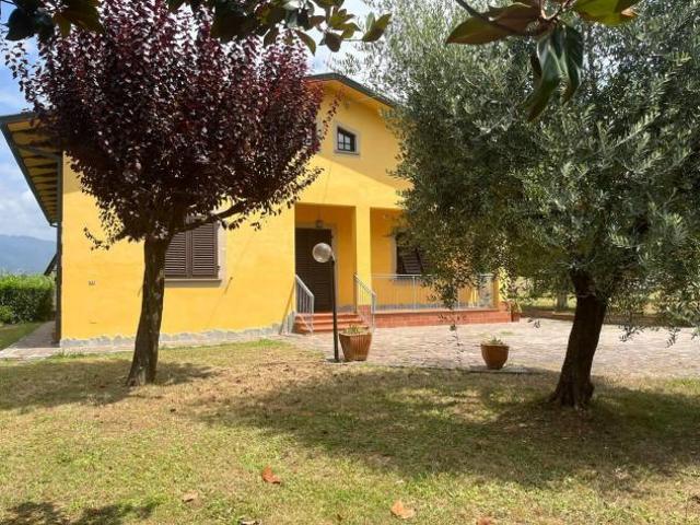 Villa in vendita a Porcari 150 mq Rif: 1386676