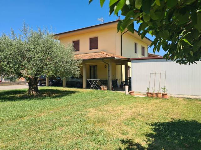 Villa in vendita a Porcari LU