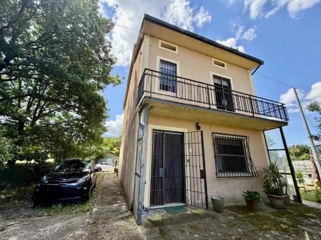 Villa in vendita a Porcari LU