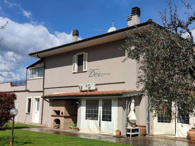 Villa in vendita a Porcari LU