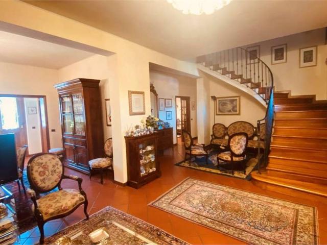 Villa in vendita a Porcari LU