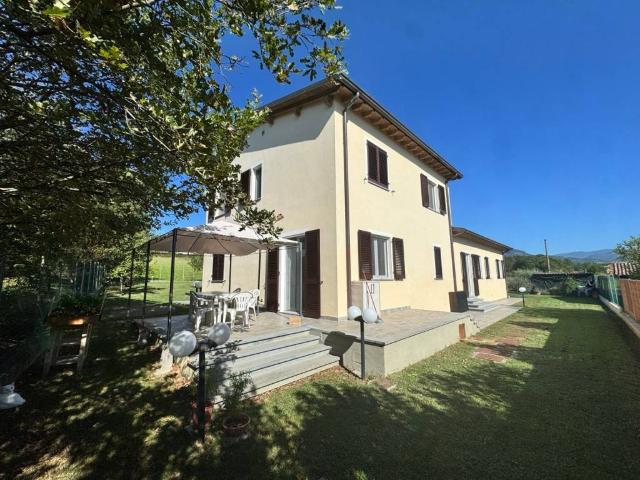Villa in vendita a Porcari LU