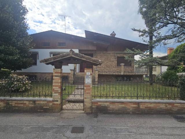 Villa in vendita a Porcia PN