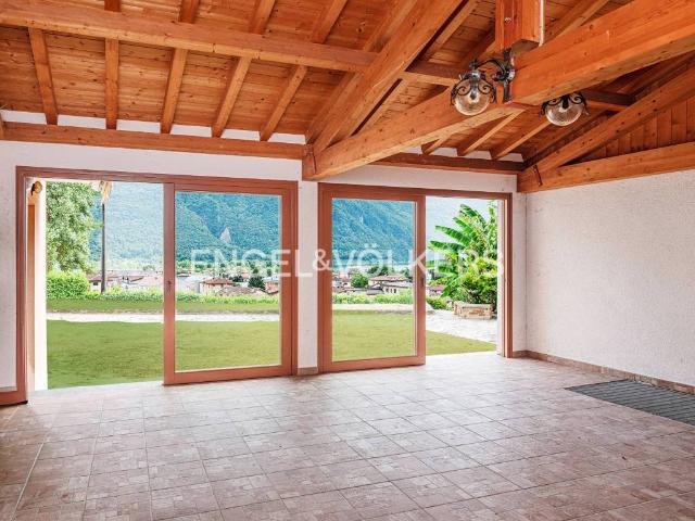 Villa in vendita a Porlezza CO