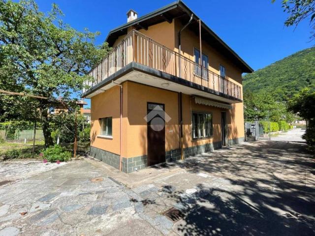 Villa in vendita a Porto Ceresio VA