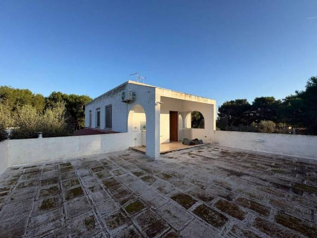 Villa in vendita a Porto Cesareo LE