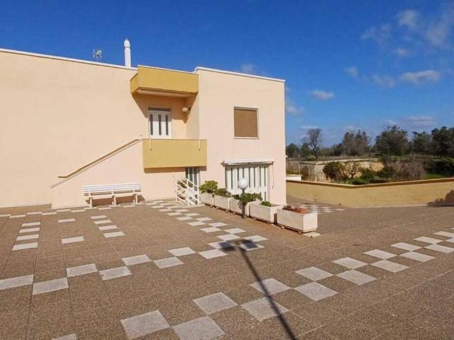 Villa in vendita a Porto Cesareo LE