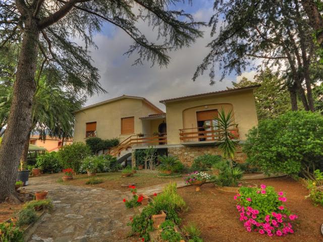 VILLA in VENDITA a PORTO AZZURRO di 16 vani