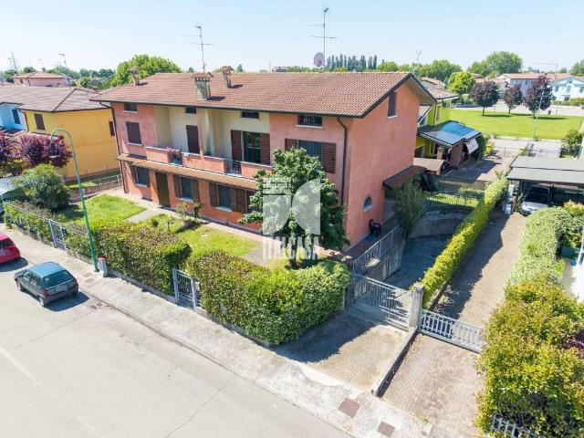 Villa in vendita a Porto Mantovano MN
