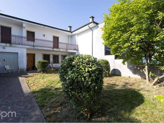 Villa in vendita a Porto Mantovano MN