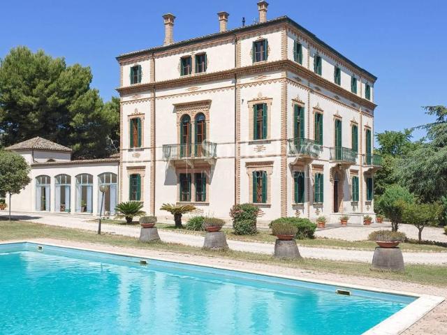 Villa in vendita a Porto San Giorgio FM