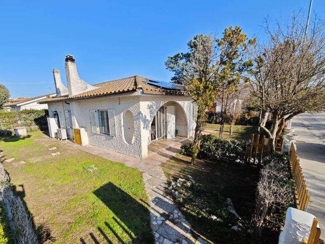 Villa in vendita a Porto Recanati MC
