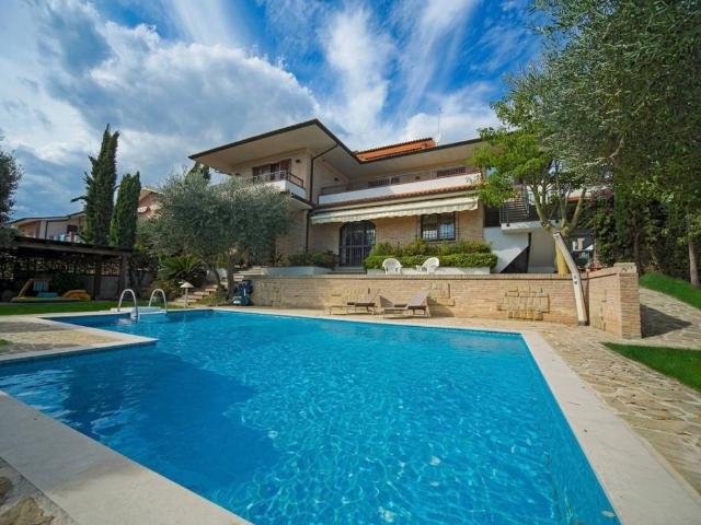 Villa in vendita a Porto Recanati MC