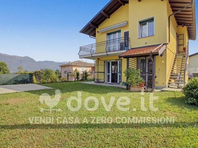 Villa in vendita a Porto Valtravaglia VA