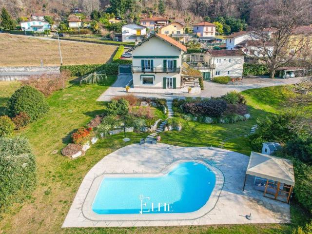 Villa in vendita a Porto Valtravaglia VA
