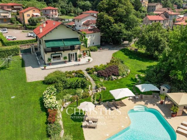 Villa in vendita a Porto Valtravaglia VA