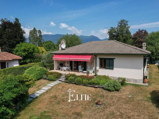 Villa in vendita a Porto Valtravaglia VA