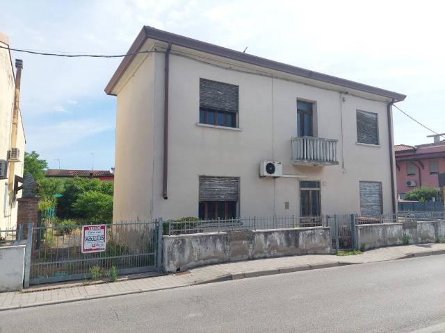 Villa in vendita a Porto Viro RO