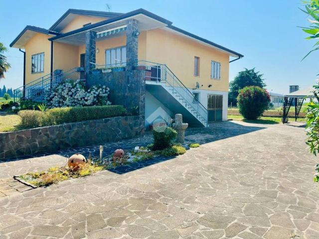 Villa in vendita a Pavia di Udine UD