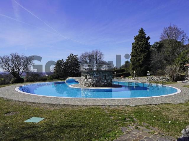 Villa in vendita a Padenghe sul Garda BS