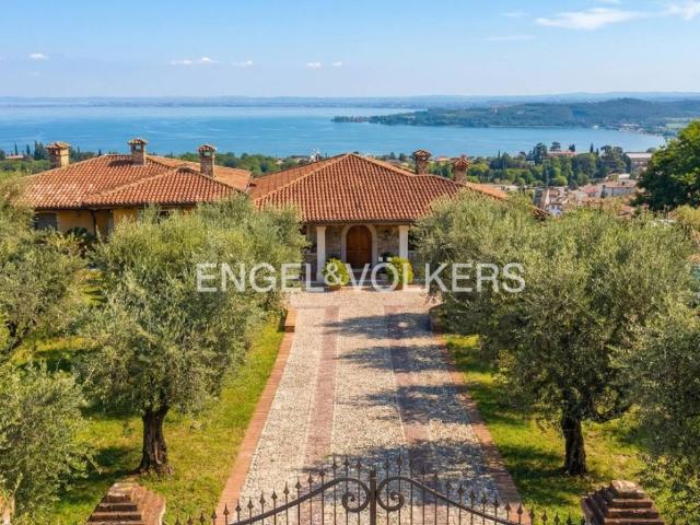 Villa in vendita a Padenghe sul Garda BS