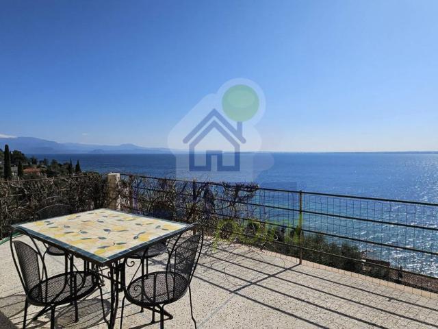 Villa in vendita a Padenghe sul Garda BS
