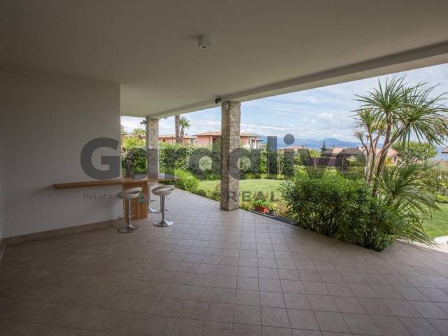 Villa in vendita a Padenghe sul Garda BS