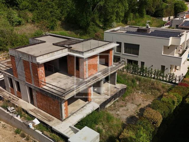 Villa in vendita a Padenghe Sul Garda