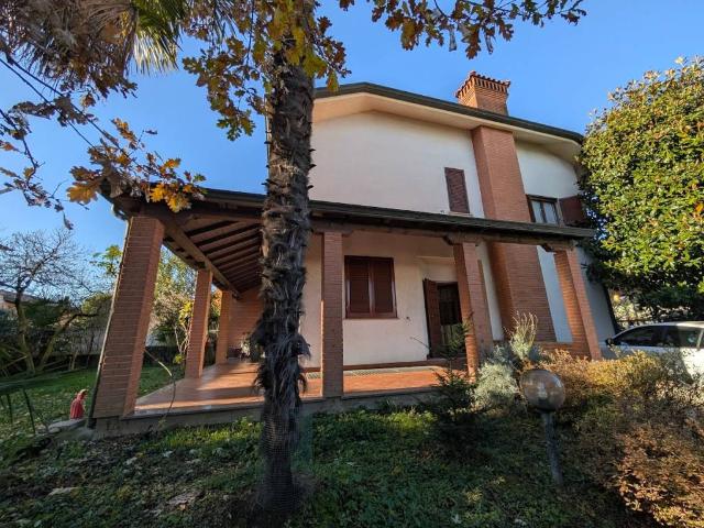 Villa in vendita a Paderno Dugnano MI
