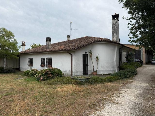 Villa in vendita a Paderno Ponchielli CR