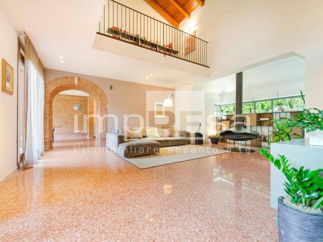 Villa in vendita a Paese