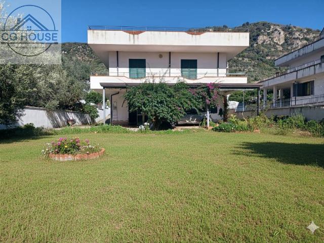 Villa in vendita a Pago del Vallo di Lauro