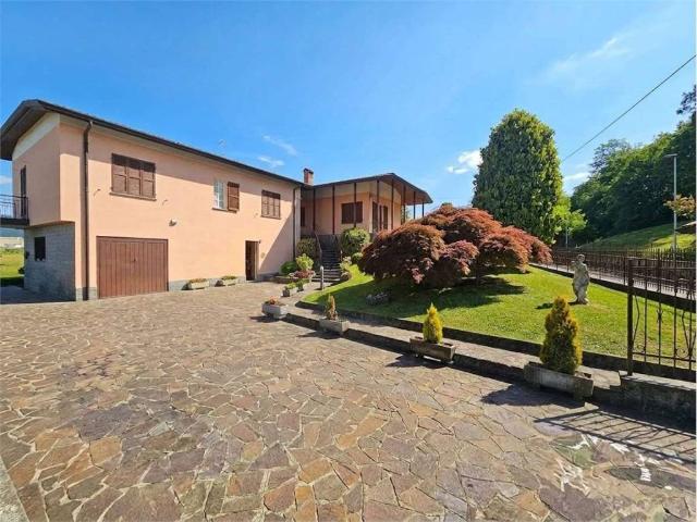 Villa in vendita a Palazzago BG