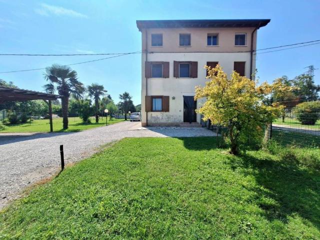 Villa in vendita a Palazzolo dello Stella UD
