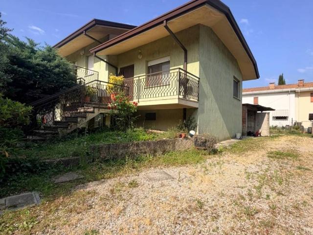 Villa in vendita a Palazzolo dello Stella UD