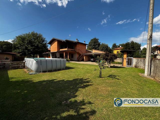 Villa in vendita a Palazzolo sull'Oglio