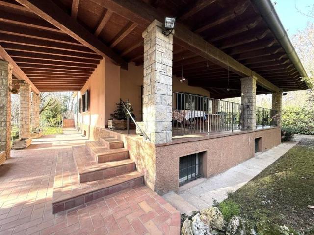 Villa in vendita a Palazzolo sull'Oglio BS