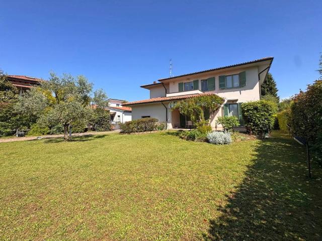 Villa in vendita a Palazzolo sull'Oglio BS