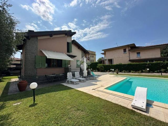 Villa in vendita a Palazzolo sull'Oglio BS