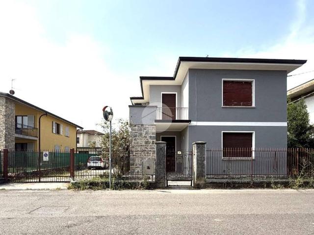 Villa in vendita a Palazzolo sull'Oglio BS