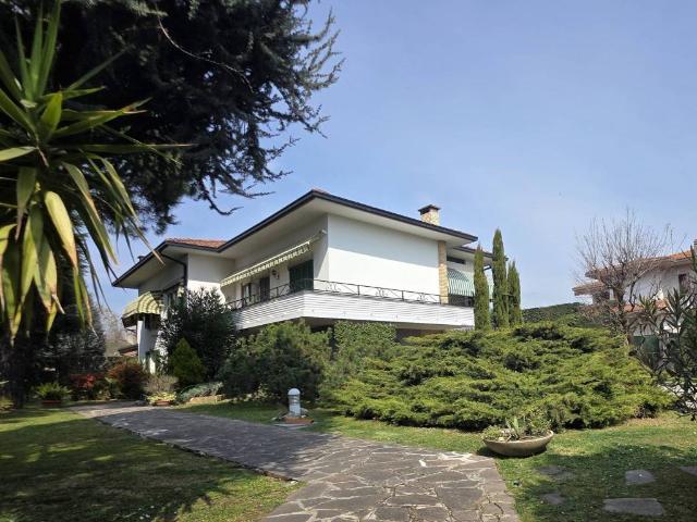 Villa in vendita a Palazzolo sull'Oglio BS