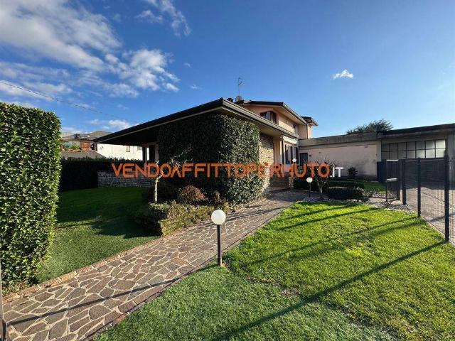 Villa in vendita a Palazzolo sull'Oglio BS