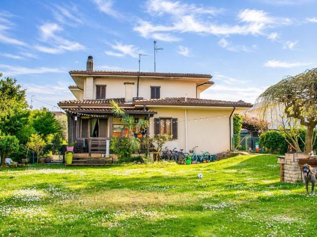 Villa in vendita a Palazzolo sull'Oglio BS