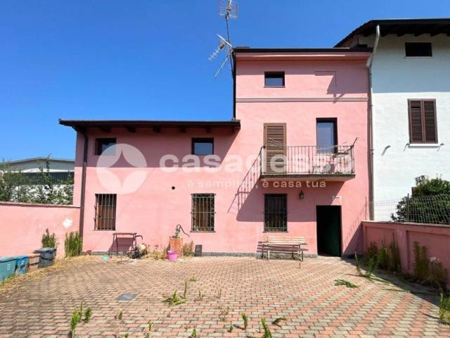 Villa in vendita a Palazzolo Vercellese VC